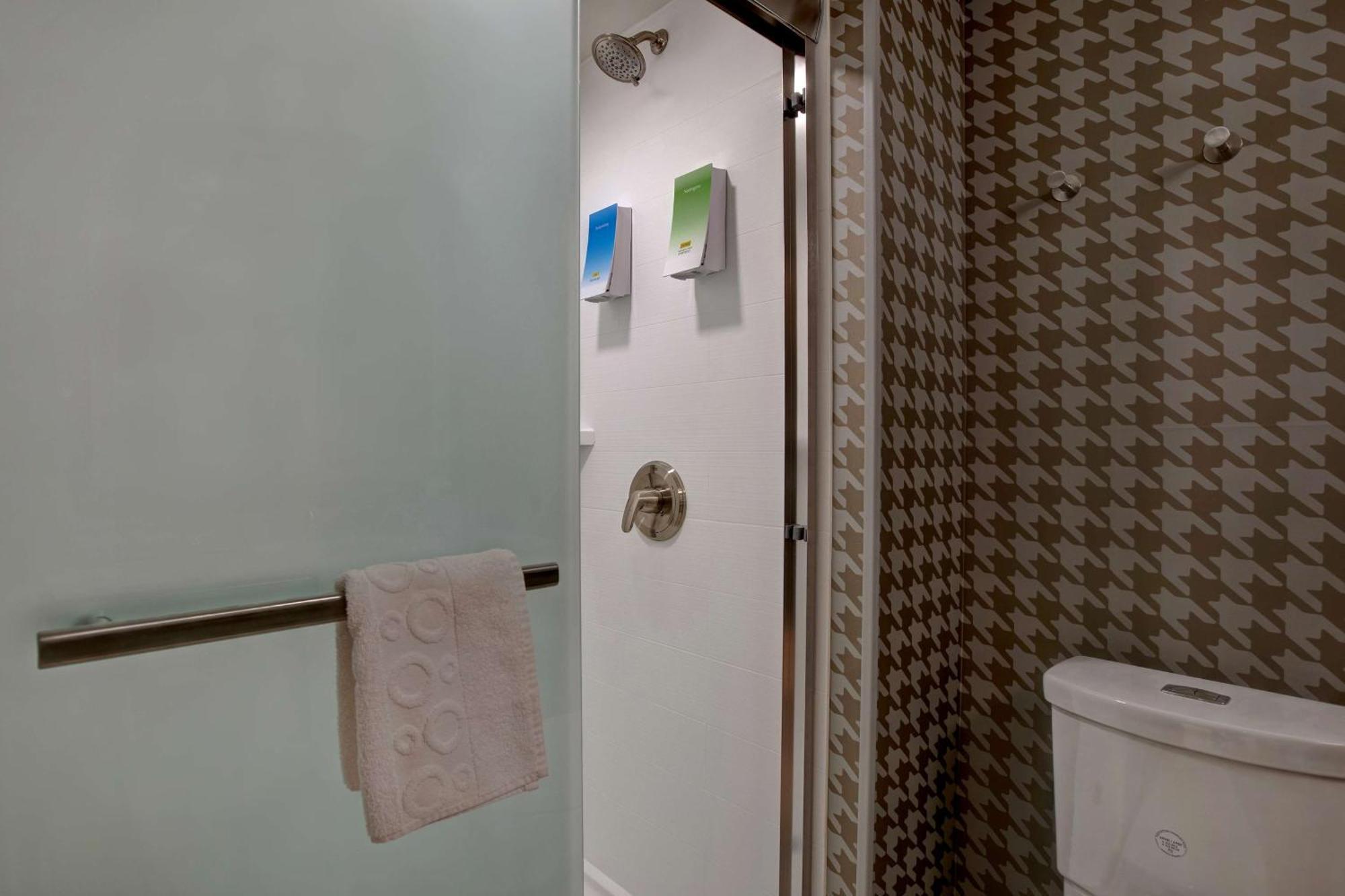 Home2 Suites By Hilton Lexington Hamburg Екстериор снимка